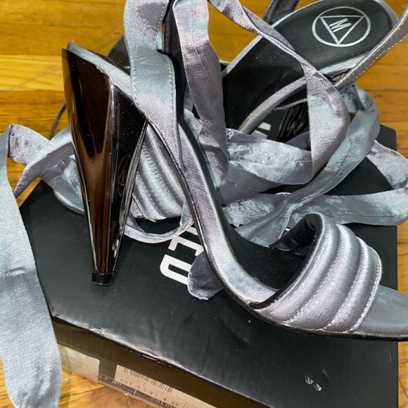 Missguided Cone Heel Lace Up Sandals Grey - Picture 3 of 4
